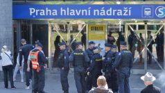 Policisté evakuovali hlavní nádraží v Praze