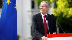 Alexander Van der Bellen, vítěz rakouských prezidentských voleb, předstoupil po vyhlášení výsledků před novináře