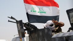 Příslušníci irácké armády nedaleko Fallúdže