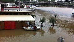 Paříž je v pohotovosti kvůli stoupající hladině Seiny