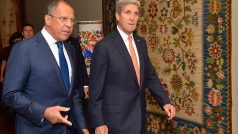 Sergej Lavrov a John Kerry