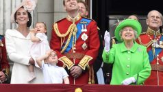 V rámci oslav 90. narozenin královny Alžběty II. se konala tradiční vojenská přehlídka