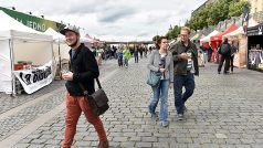 Cider festival a festival malých a mini českých pivovarů na náplavce v Praze