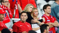 Zklamaní čeští fanoušci po zápase s Tureckem