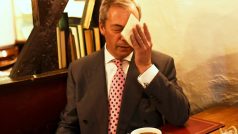 - Šéf protievropské Strany nezávislosti Spojeného království (UKIP) Nigel Farage
