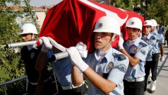 Turecká vláda tvrdí, že už má situaci v zemi plně pod kontrolou