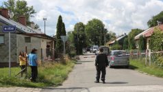 Policisté v Ostravě, kde jejich kolegové zastřelili dlužníka, který předtím postřelil exekutora