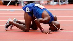 Dvojnásobný olympijský vítěz Mo Farah zvítězil na mítinku Diamantové ligy v Londýně v závodě na 5000 metrů
