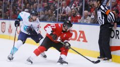 Kanadský útočník Sidney Crosby zaznamenal na úvod finále dva body