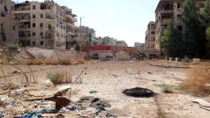 Fotka agentury Reuters pravděpodobně zachycuje jeden z koridorů, kterým by obyvatelé Aleppa museli projít na cestě z obležené části města