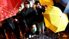 Policie zakročila v Hongkongu proti demonstrantům, kteří chtěli menší vliv Číny na život ve městě