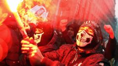 Ve Varšavě na Den nezávislosti pochoduje opozice i nacionalisté
