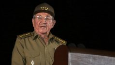 K davům na náměstí revoluce promluvil bratr někdejšího kubánského vůdce Raúl Castro