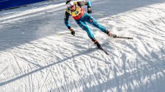 Martin Fourcade během pátečního sprintu ve slovinské Pokljuce