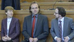 Soud osvobodil v kauze ProMoPro trojici bývalých vysoce postavených úředníků (zleva Jana Hendrichová, Radomír Karlík, David Mlíčko)