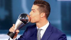 Portugalec Cristiano Ronaldo dál sbírá individuální ocenění