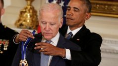 Obama udělil svému viceprezidentovi prestižní medaili svobody