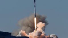 Falcon 9 vynesla na oběžnou dráhu deset satelitů.
