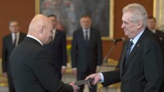 Prezident Miloš Zeman jmenoval na Pražském hradě Oldřicha Dědka novým členem bankovní rady České národní banky.