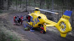 Vrtulník společnosti DSA, která v části Česka provozuje leteckou záchrannou službu