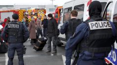 Na pařížském letišti Orly se střílelo, terminál byl evakuován a provoz přerušen.