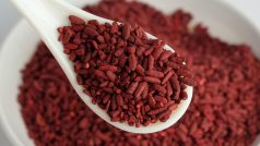 Červená rýže je označení pro tradiční čínskou potravinu, dochucovadlo a potravinářské barvivo