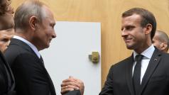 Prezidenti Ruska a Francie – Vladimir Putin a Emmanuel Macron