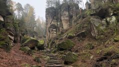 Strážci přírody v Prachovských skalách vyráží na kontroly všech turistických tras