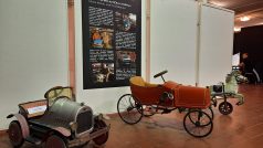 Technické muzeum v Liberci vystavuje unikátní sbírku šlapacích autíček