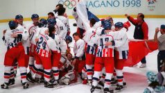 Čeští hokejisté na olympijských hrách v Naganu 1998 vybojovali zlatou medaili