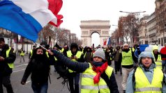 V Paříži se v sobotu k protivládním protestům sešlo zhruba 3000 členů hnutí takzvaných žlutých vest, tedy mnohem méně než v uplynulých týdnech.