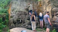 Končí restaurátorské práce na obnově Braunova betléma na Trutnovsku