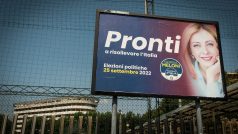 Giorgia Meloniová na předvolebním billboardu