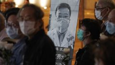 V Hongkongu proběhla vzpomínka na čínského lékaře Li Wenlianga, který varoval před nebezpečím koronaviru