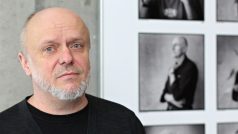 René Levínský, který se při centru IDEA v institutu CERGE-EI věnuje tvorbě epidemiologických modelů