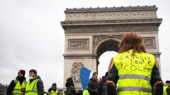 Francie většinu roku hledala způsoby, jak zastavit násilné protesty žlutých vest, a uzavřela ho mohutná vlna stávek proti nepopulární důchodové reformě prezidenta Emmanuela Macrona