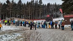 Uzavřená lyžařská střediska zájem veřejnosti o návštěvu hor neodradila