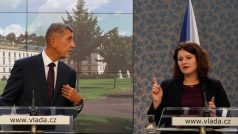 Tehdejší premiér Andrej Babiš a ministryně práce a sociálních věcí Jana Maláčová