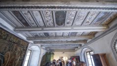 Zámek Vimperk se po rekonstrukci otevřel turistům. Mezi největší unikáty patří renesanční malovaný strop v jedné z místností