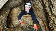 Nově objevené jeskyně v Jizerských horách ukrývají zajímavé horniny