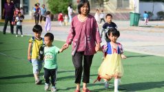 Čínská komunistická strana nově povolila rodinám mít tři děti místo dvou