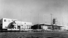Budova terminálu v pražské Ruzyni po otevření v roce 1937