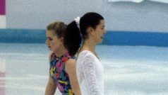 Nancy Kerriganová a Tonya Hardingová na jednom ledě na olympijských hrách v Lillehammeru