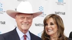 Zleva Larry Hagman, Linda Grayová a Patrick Duffy.