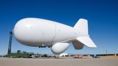 Aerostat na americké raketové základně White Sands Missile Range v Novém Mexiku