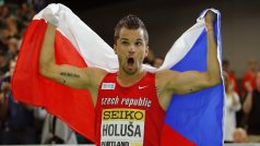 Jakub Holuša se raduje ze stříbrné medaile na 1500 metrů z halového MS v atletice v roce 2016.