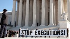 Protest proti trestu smrti před Nejvyšším soudem ve Washingtonu (ilustrační foto).