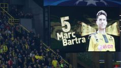Fotbalový obránce Dortmundu Marc Bartra byl zraněn při bombovém útoku