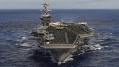 Americká letadlová loď Carl Vinson se přiblížila ke Korejskému poloostrovu.