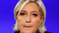 Marine Le Penová při projevu po druhém kole prezidentských voleb, ve kterém uznala porážku.